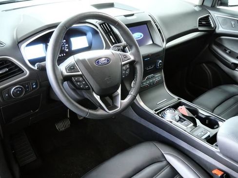 Certified 2020 Ford Edge SEL w/ Convenience Package AWD/4WD image 3
