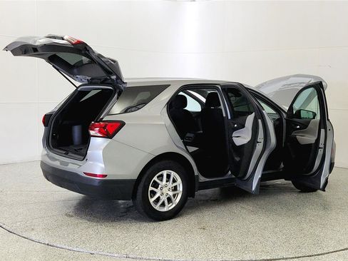 Used 2023 Chevrolet Equinox LS w/ LS Convenience Package FWD image 12