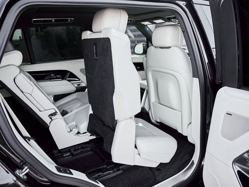 Used 2024 Land Rover Range Rover Long Wheelbase SE image 52