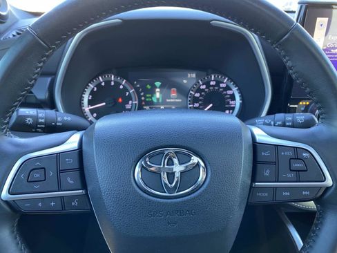 Used 2023 Toyota Highlander XSE image 15