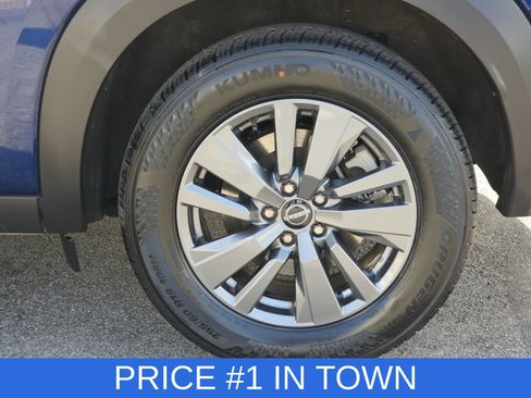 Used 2025 Nissan Pathfinder SV FWD image 33