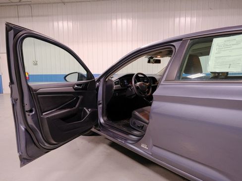 Used 2021 Volkswagen Jetta SE image 18