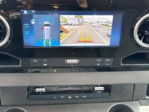 Used 2025 Mercedes-Benz Sprinter 2500 image 14