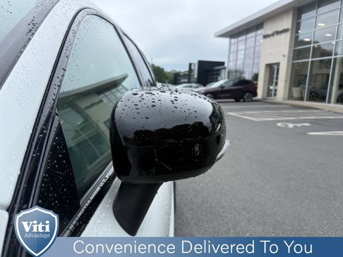 Used 2024 Volvo XC60 B5 Plus w/ Protection Package Premier AWD/4WD image 10