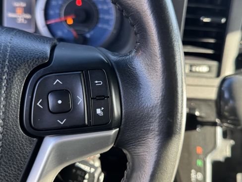 Used 2015 Toyota Sienna SE image 22