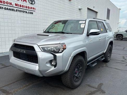 Used 2021 Toyota 4Runner TRD Off-Road Premium w/ Moonroof Package AWD/4WD image 1