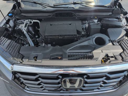 Used 2025 Honda Pilot Elite image 22