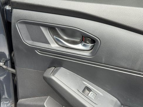 Used 2025 Honda Accord SE image 30
