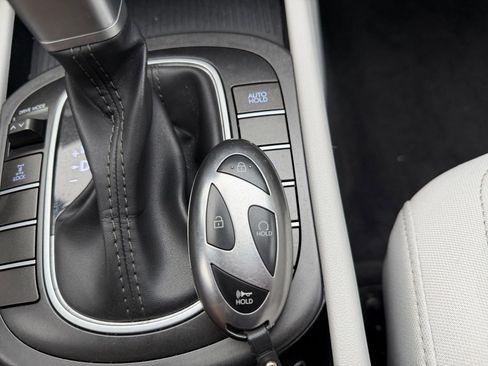 Used 2025 Hyundai Kona SEL image 22
