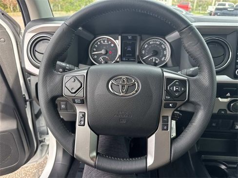 Used 2022 Toyota Tacoma SR5 w/ Technology Package image 27