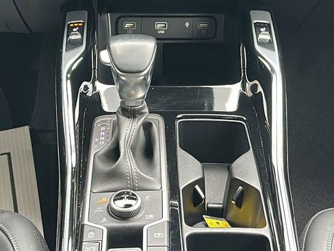 Used 2023 Kia Sorento SX image 22