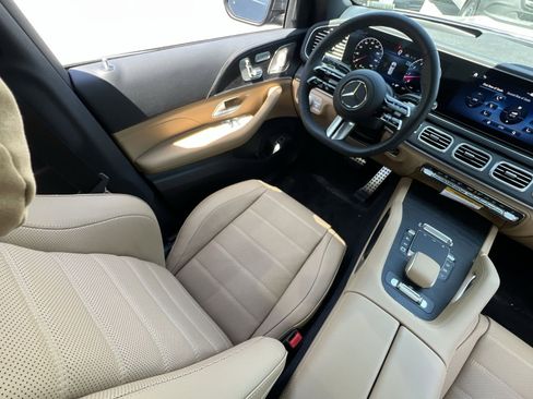 New 2026 Mercedes-Benz GLS 580 4MATIC image 16