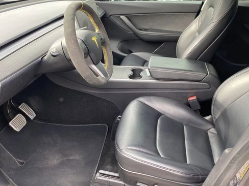 Used 2020 Tesla Model Y Long Range image 11