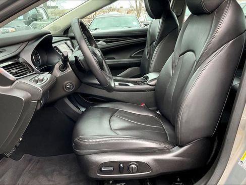 Used 2017 Buick LaCrosse Essence image 8