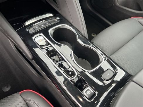 Certified 2023 Buick Envision Essence w/ Sport Touring Package image 20