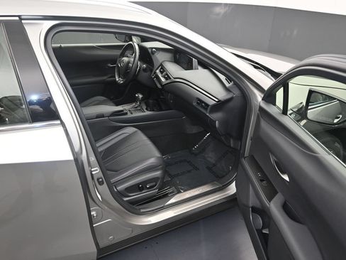 Used 2019 Lexus UX 200 F Sport w/ F Sport Premium Package FWD image 10