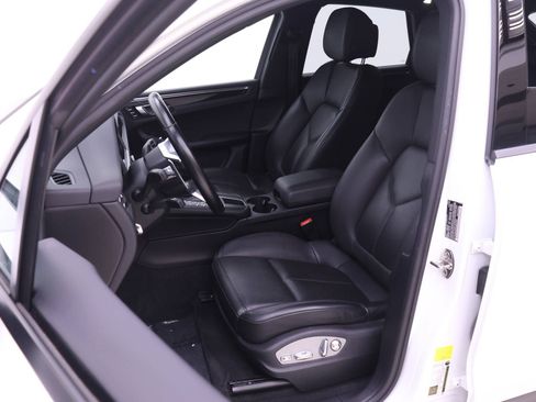 Used 2021 Porsche Macan AWD/4WD image 5