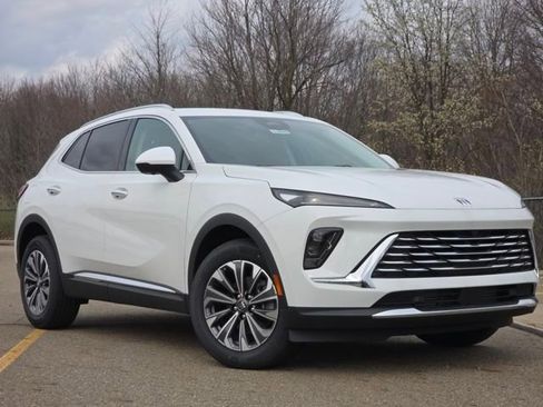 New 2026 Buick Envision Preferred image 2