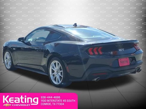 Used 2025 Ford Mustang GT Premium RWD image 2