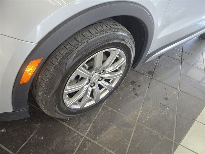 Used 2020 Cadillac XT4 Premium Luxury FWD image 37
