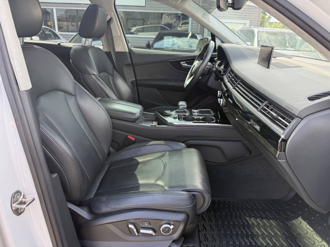 Used 2018 Audi Q7 3.0T Prestige w/ Prestige Package AWD/4WD image 21