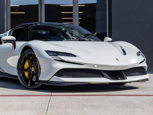 Used 2023 Ferrari SF90 Stradale image 5
