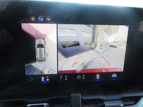 Used 2025 Chevrolet Equinox LT w/ Convenience Package II AWD/4WD image 26