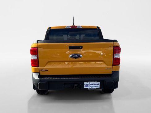 Used 2022 Ford Maverick Lariat w/ Lariat Luxury Package image 4