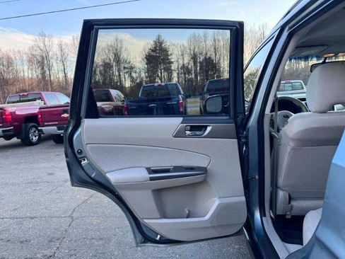 Used 2011 Subaru Forester 2.5X Premium image 11