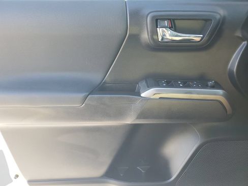 Certified 2020 Toyota Tacoma TRD Sport AWD/4WD image 23