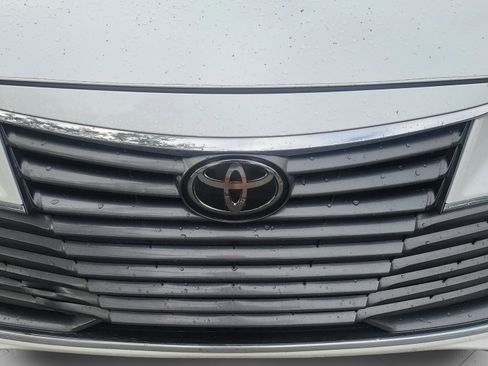 Used 2021 Toyota Avalon XLE w/ Moonroof Package FWD image 12