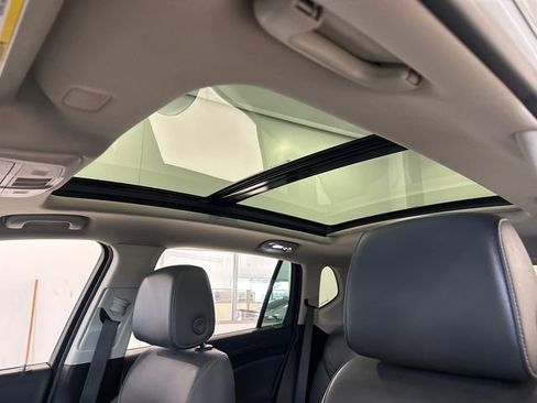 Used 2020 Buick Envision Essence w/ Experience Buick Package image 26