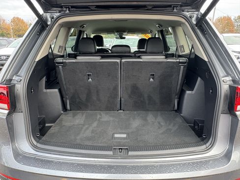 Used 2025 Volkswagen Atlas SE image 8