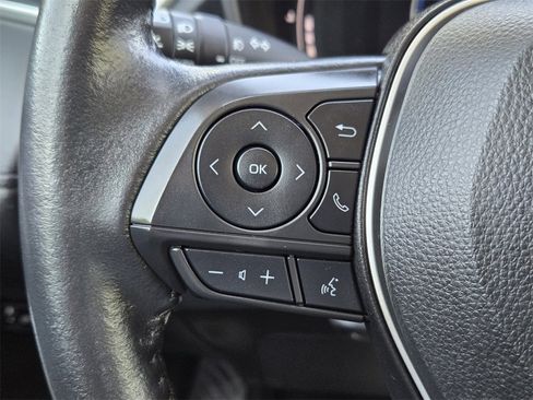 Used 2024 Toyota Corolla Cross XLE image 28