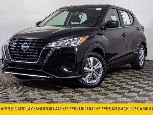 Used 2022 Nissan Kicks S FWD image 2
