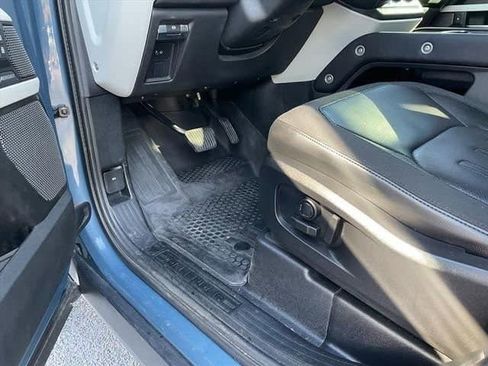 Used 2020 Land Rover Defender 110 SE image 27