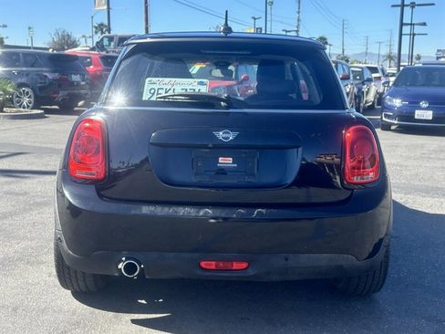 Used 2020 MINI Cooper 2-Door Hardtop image 5