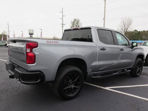 Used 2023 Chevrolet Silverado 1500 Custom Trail Boss w/ LPO, Dark Essentials Package image 3