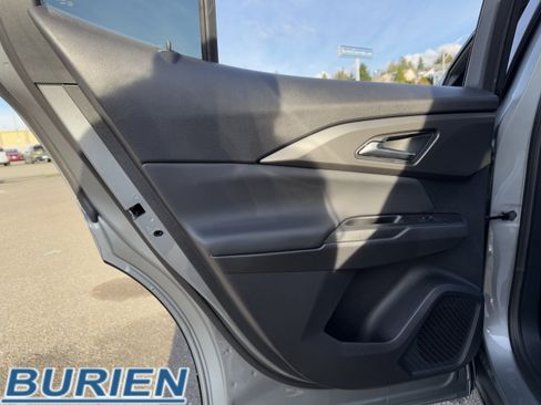 New 2026 Chevrolet Equinox EV LT image 28