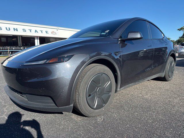 Used 2026 Tesla Model Y 2WD image 2