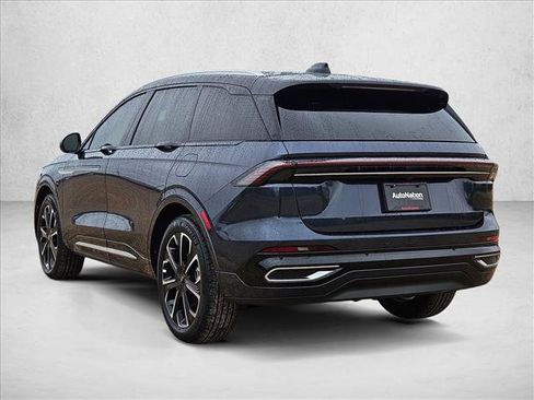 Used 2024 Lincoln Nautilus Reserve AWD/4WD image 8