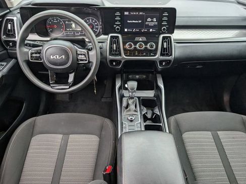 Used 2022 Kia Sorento LX FWD image 10