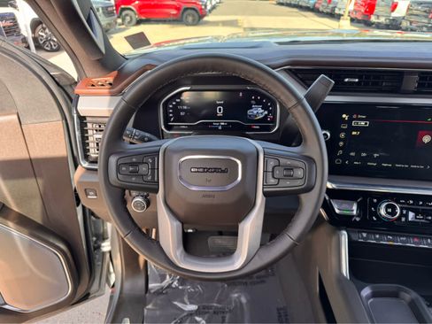 Used 2025 GMC Sierra 2500 Denali w/ Denali Reserve Package image 12