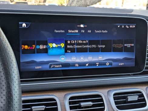 Used 2024 Mercedes-Benz GLS 450 4MATIC image 14