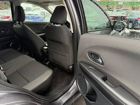 Used 2021 Honda HR-V EX image 12