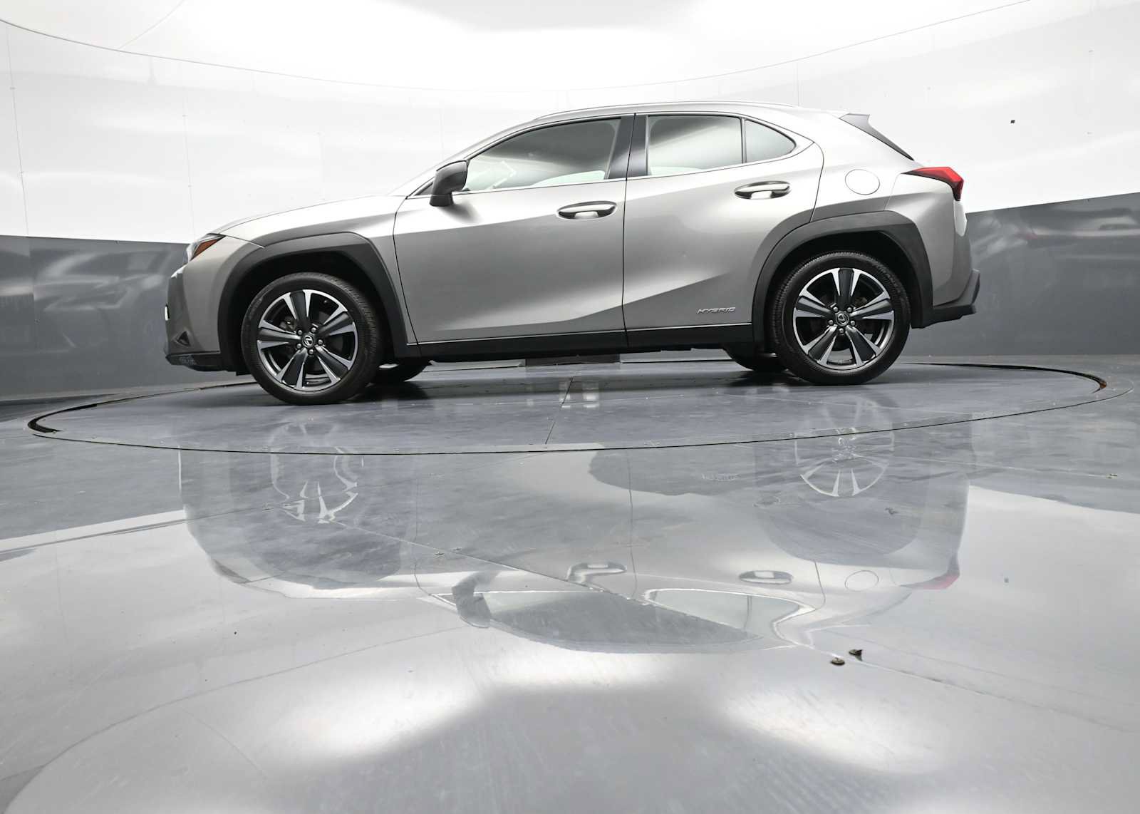 Used 2020 Lexus UX 250h w/ Accessory Package 2 AWD/4WD image 32