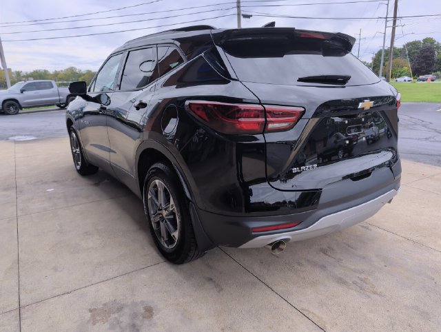 Used 2024 Chevrolet Blazer LT w/ Sound & Technology Package FWD image 7