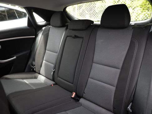 Used 2016 Hyundai Elantra GT FWD image 12
