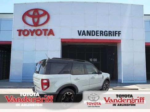 Used 2021 Ford Bronco Sport Outer Banks w/ Outer Banks Package (96D) image 1