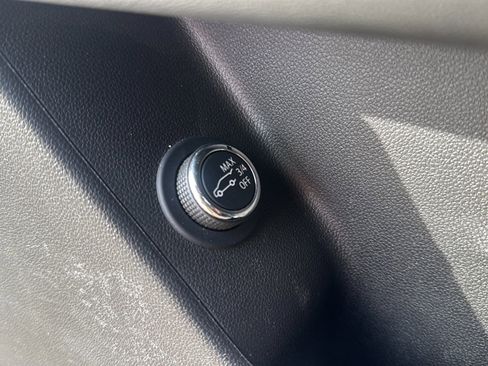 Used 2023 Cadillac XT6 Premium Luxury image 18